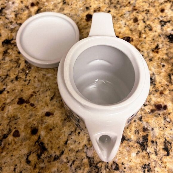 Porcelain Single-Serve Teapot / Coffee Pot with Lid by Colditz Inglasur - Picture 3 of 4